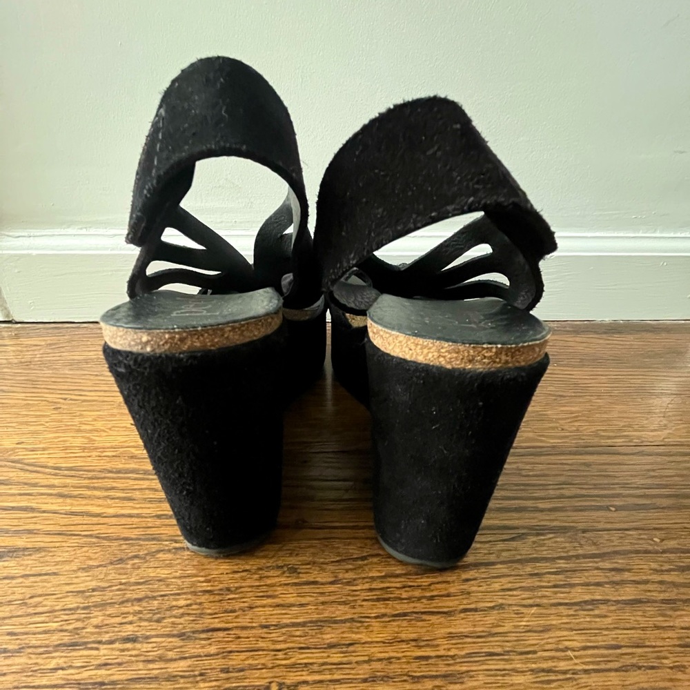 Pedro Garcia Black Suede Wedge. Size 36